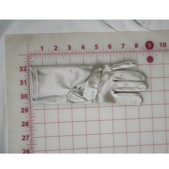 Vintage Style Silver Satin Wrist Length (2BL) Formal Evening Gloves - Picture 7 of 7